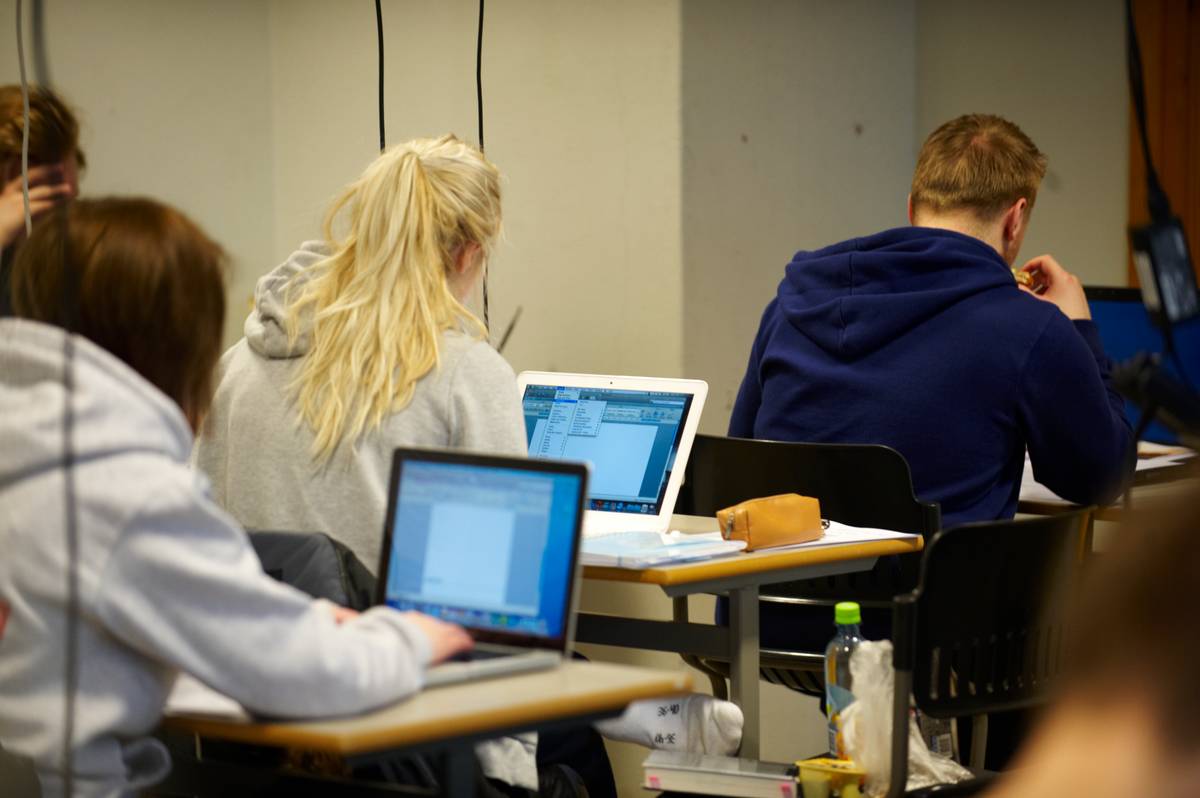 Internett under eksamen øker ikke risikoen for fusk – NRK Nordland