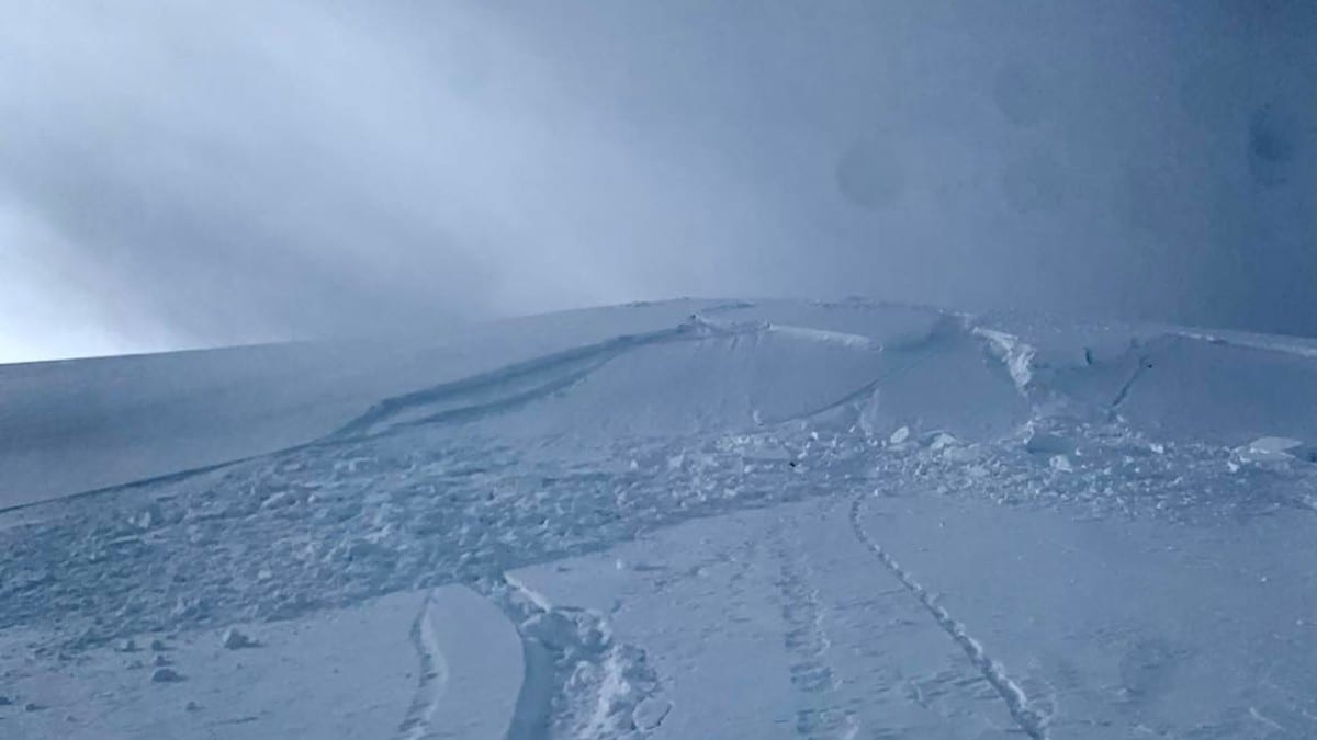 Sn&oslash;skredfare flere steder i Nordland
