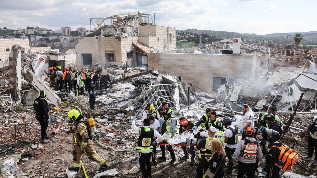 Ni drept etter iransk angrep i Israel