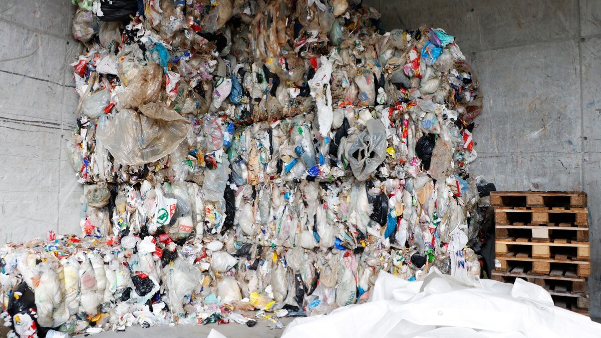 Folk sorterer mykje meir plast når kommunane hentar det for dei