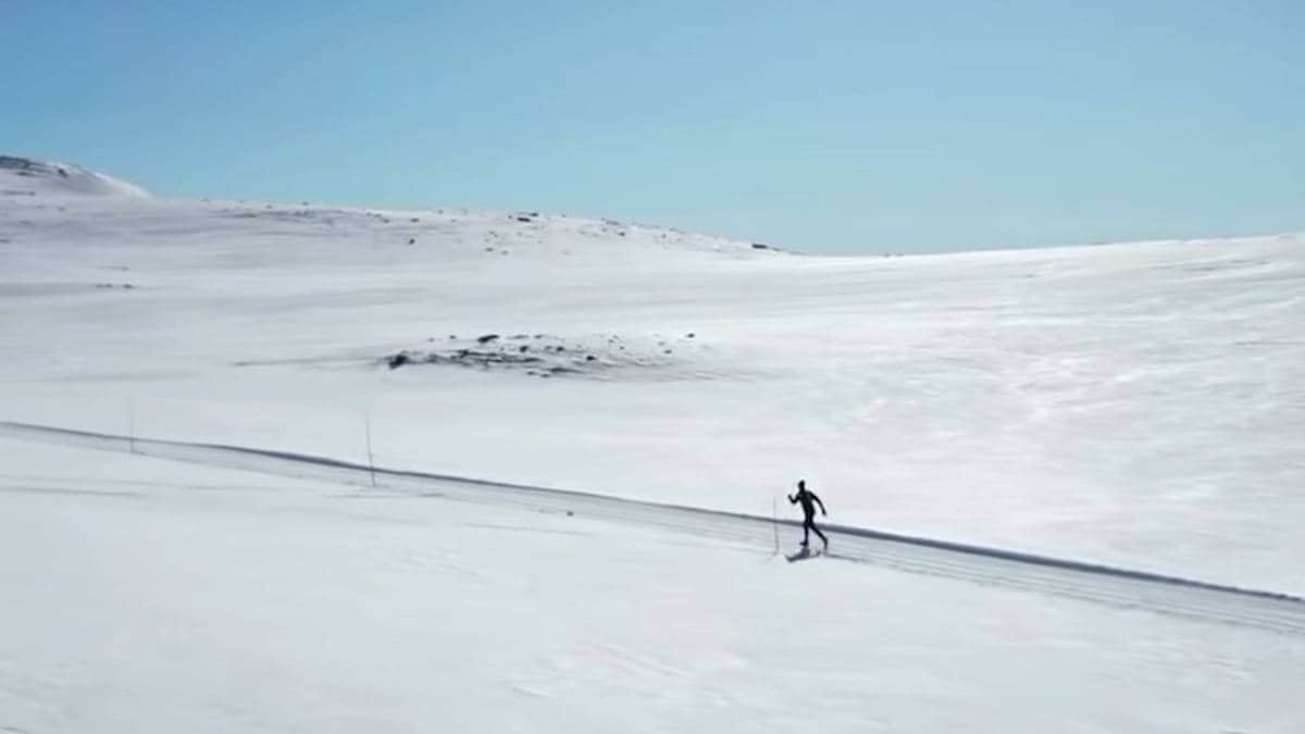 Fra snøkaos til snømangel? Skarverennet blir nedringt av skiløpere