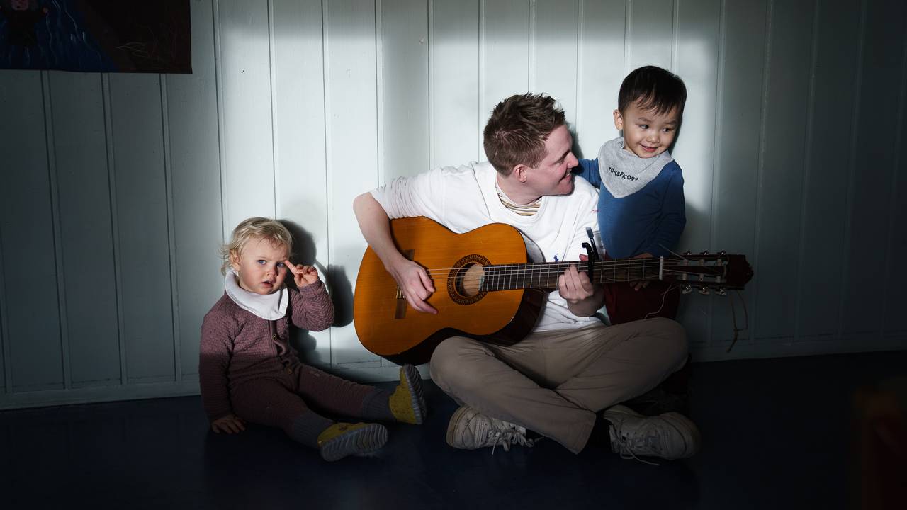 Martin Klingan Skjold er musikkpedagog i NRK-Barnehagen.
