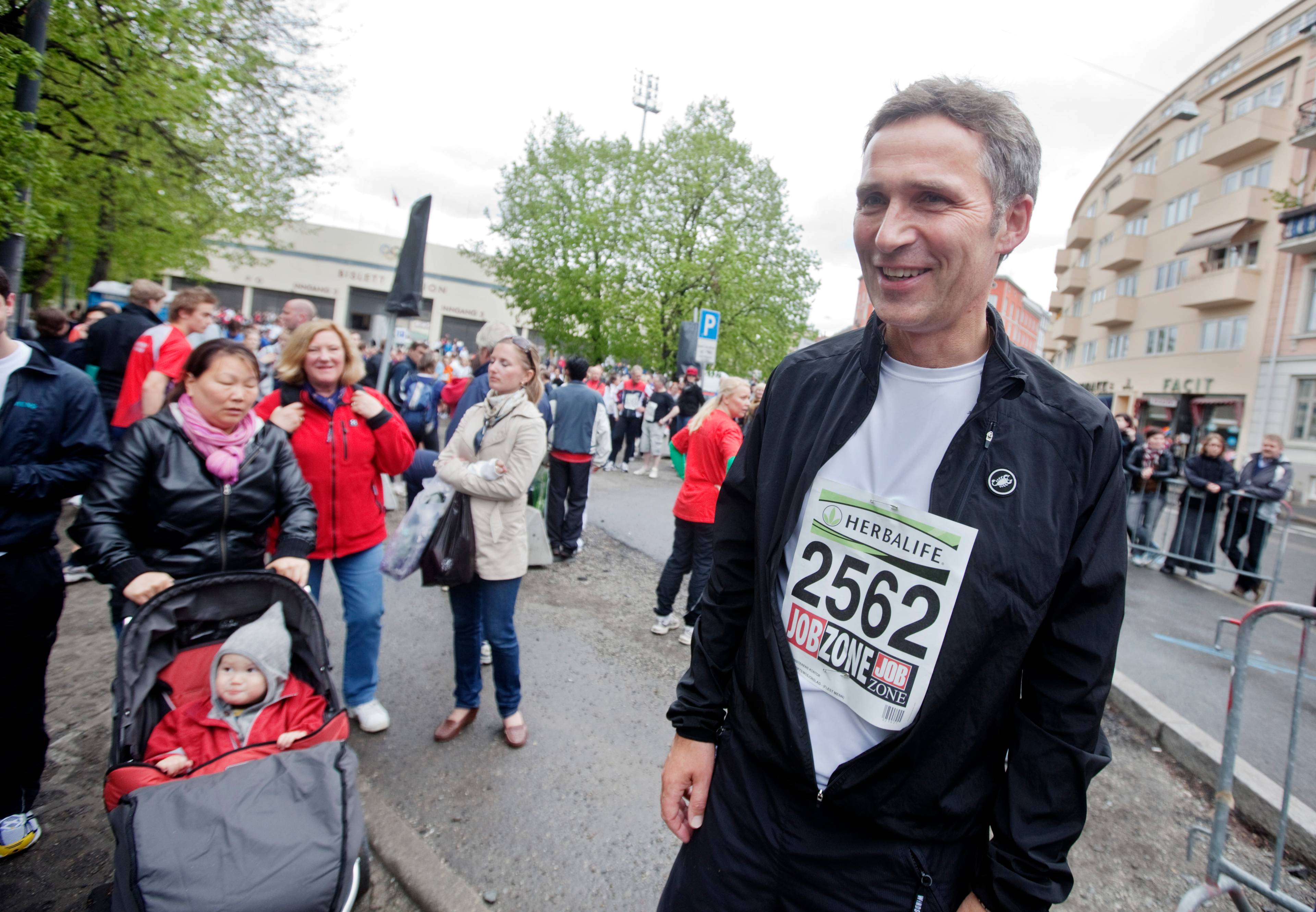 Statsminister Jens Stoltenberg deltok på siste etappe under Holmenkollstafetten i 2009