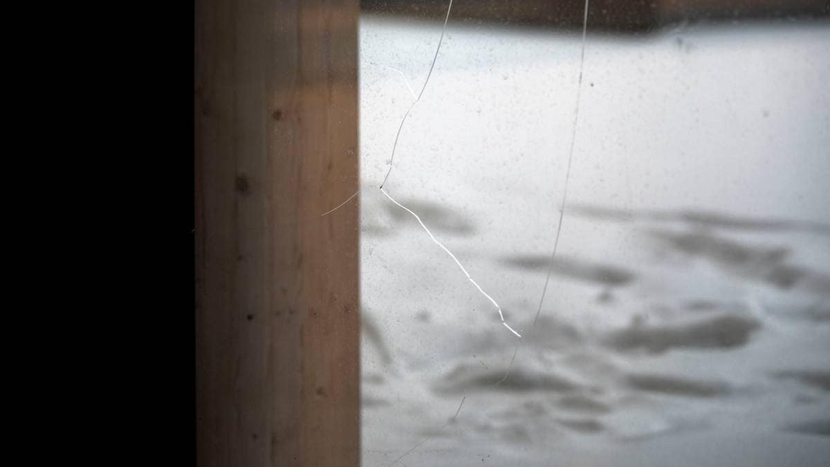 Se bildene: sprekker i vinduene på splitter nytt Oslo-bad