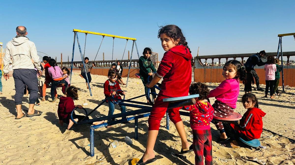 Gaza children flock to playgrounds during the ceasefire – NRK Urix – Foreign news and documentaries