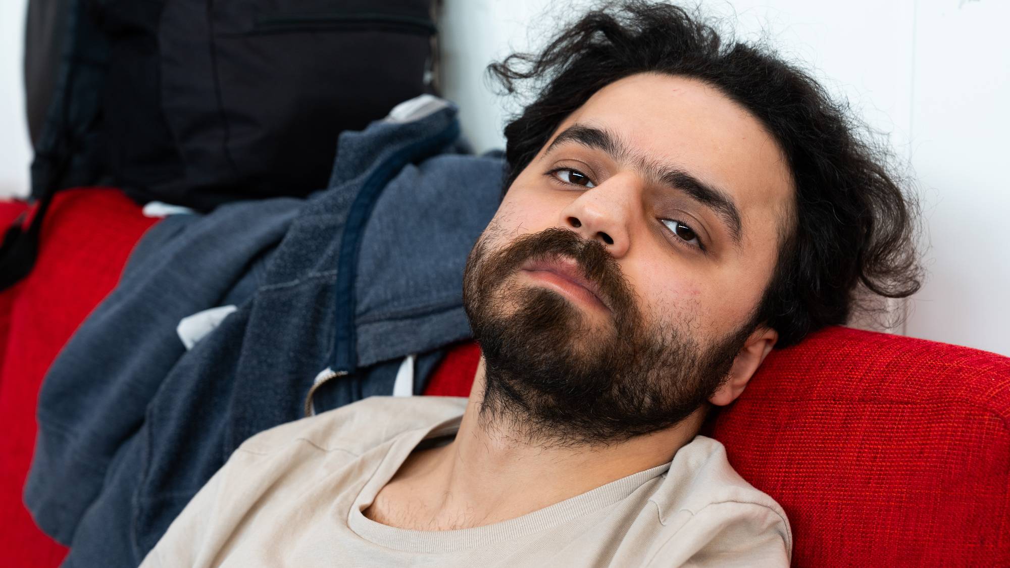 Abdulmajed Abdulrahman og andre syriske asylsøkere må vente lenge på at UDI får behandlet søknaden deres. 