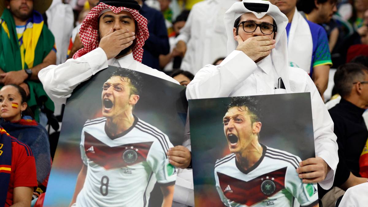 Qatarske fans med tysk stikk – ekspert kallar markeringa «elegant» og «veldig treffande»