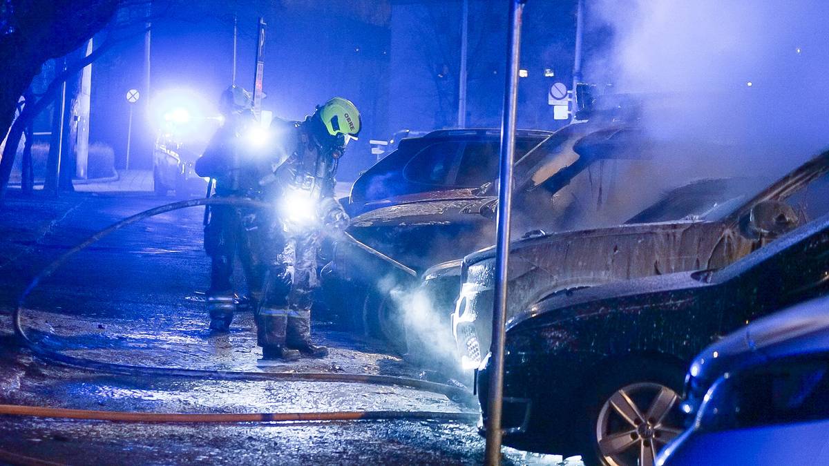 Kraftig brann i flere biler i Oslo i natt