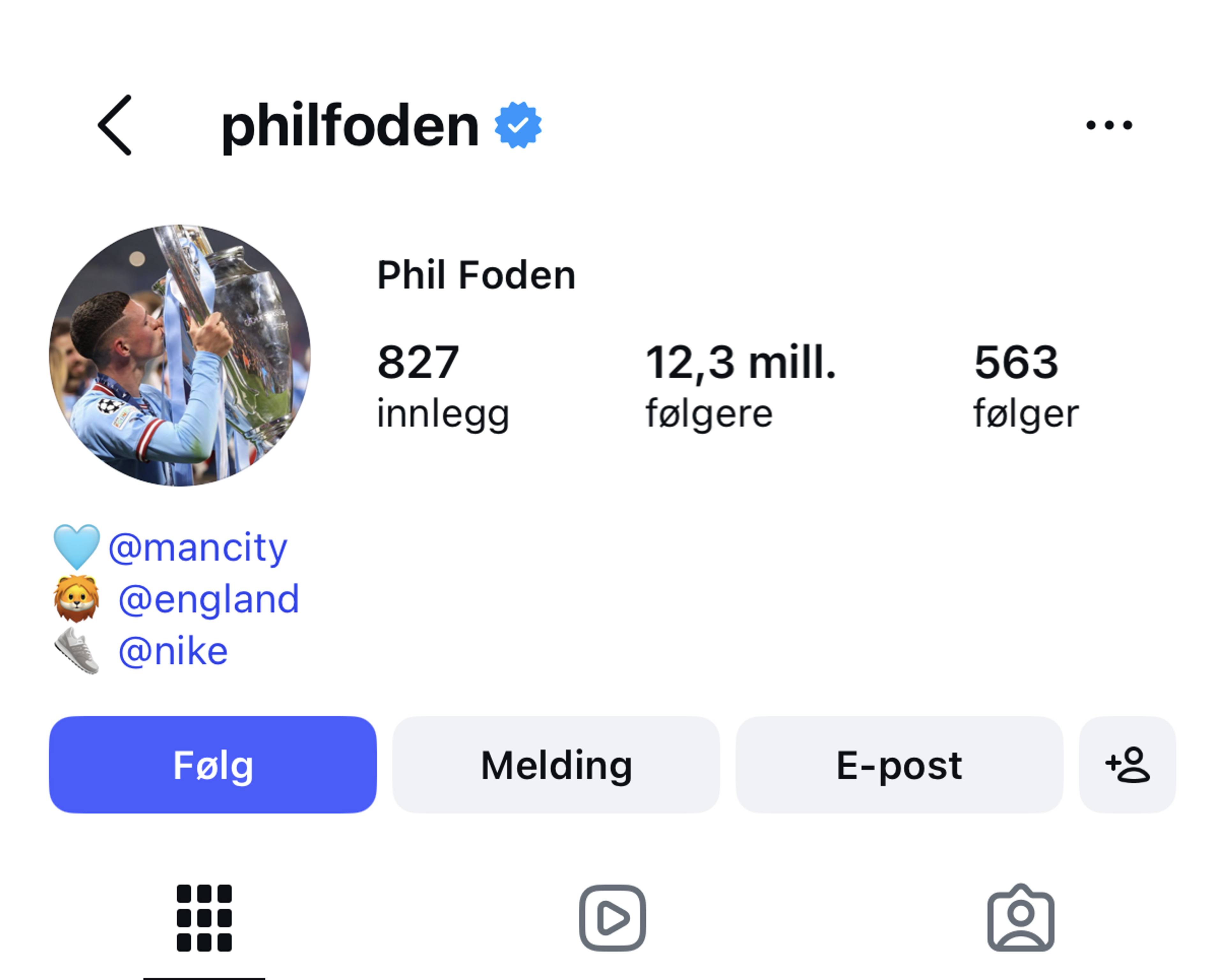 Bildet viser Instagram-profilen til fotballspilleren Phil Foden. Profilen har 827 innlegg og 12,3 millioner følgere. Bildet viser en samling av bilder av Foden med fotballtrofeer. Noen av bildene viser ham sammen med lagkamerater. (Bildebeskrivelsen er laget av en KI-tjeneste)