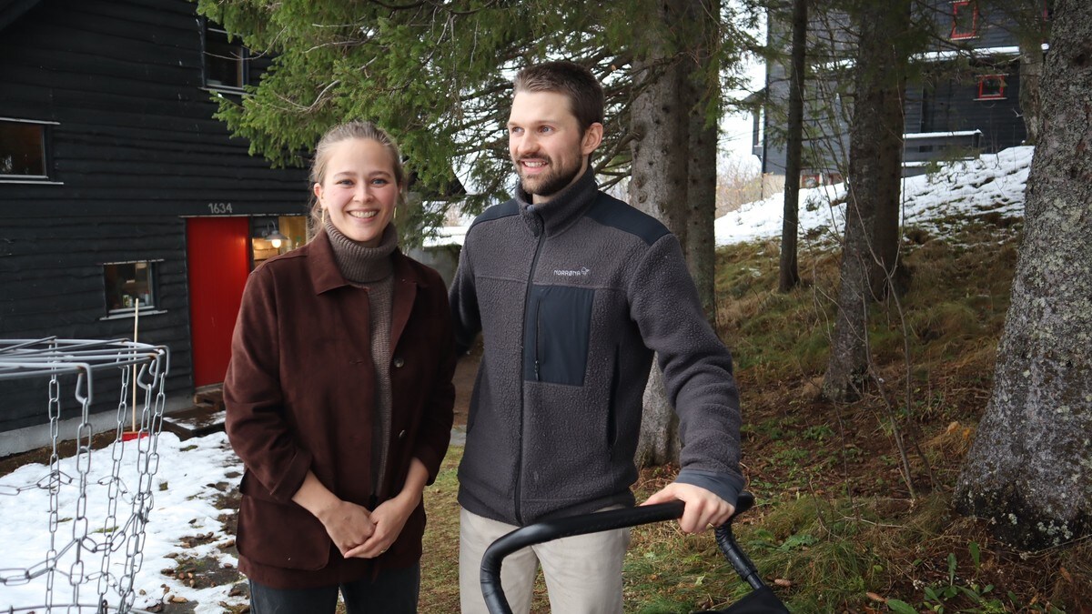 Ida og Gustav finner ikke bolig på bygda – måtte bo hos «svigers» i månedsvis