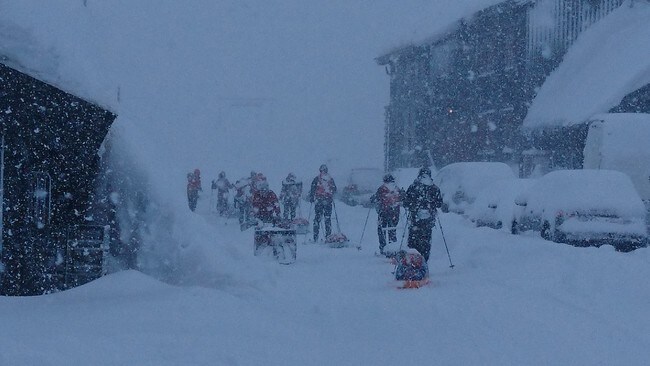 Line Elida Festvåg og de andre fra DNT kom hjem fra tur i går. De hadde overnattet i telt fra lørdag til søndag. Foto: Line Elida Festvåg