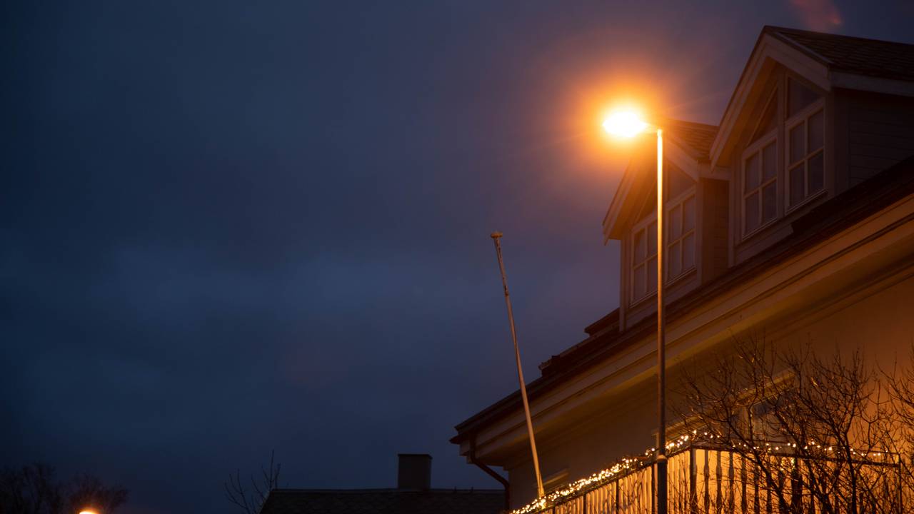 Fra oransje lys.