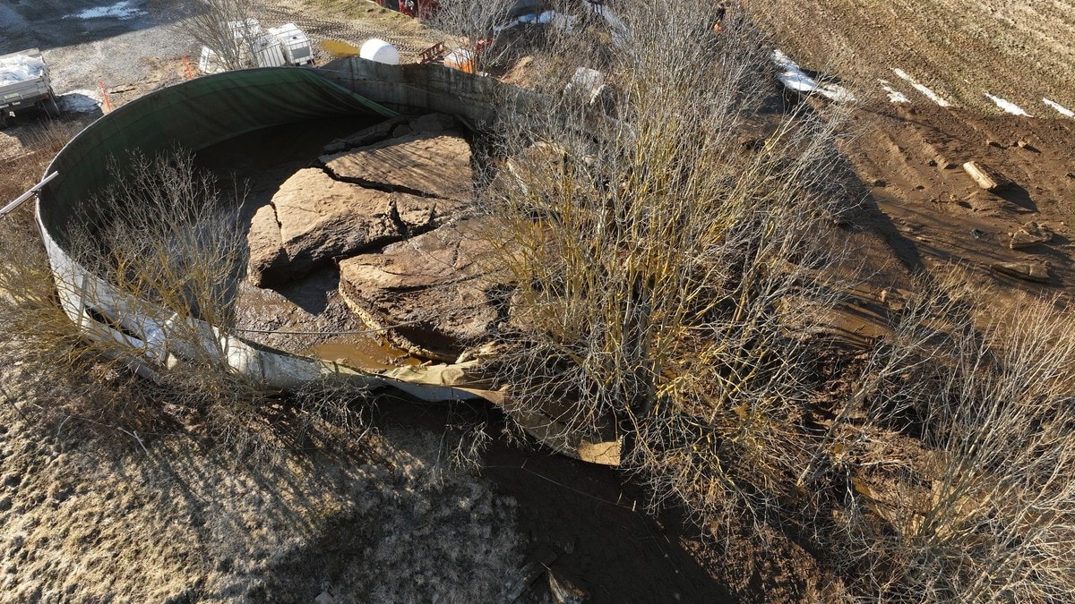 500.000 liter m&oslash;kk har rent ut mot elv i Tr&oslash;ndelag