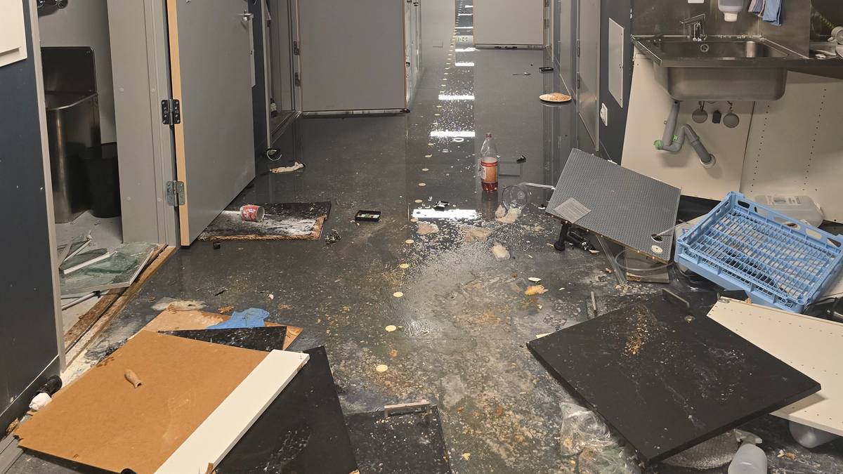 Kaoset i fengselet: Se ødeleggelsene fra innsiden