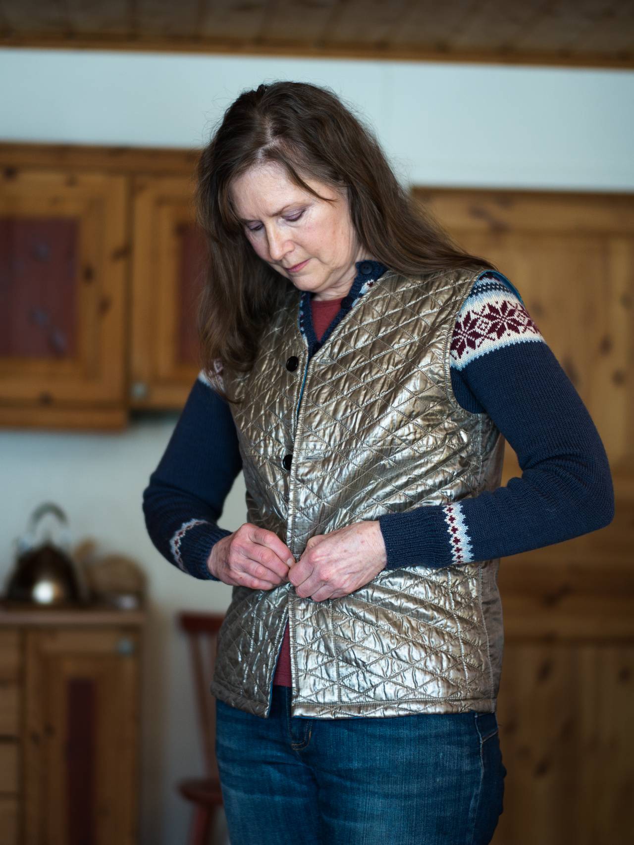 Debora Atwood flykter fra stråling. Denne vesten skal beskytte henne.