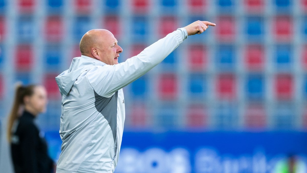 Vålerenga-trenar fekk raudt kort – må sjå Meisterliga-kamp frå tribuna