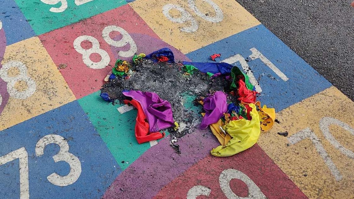 Flere regnbue­flagg ødelagt: – Vi må være på vakt