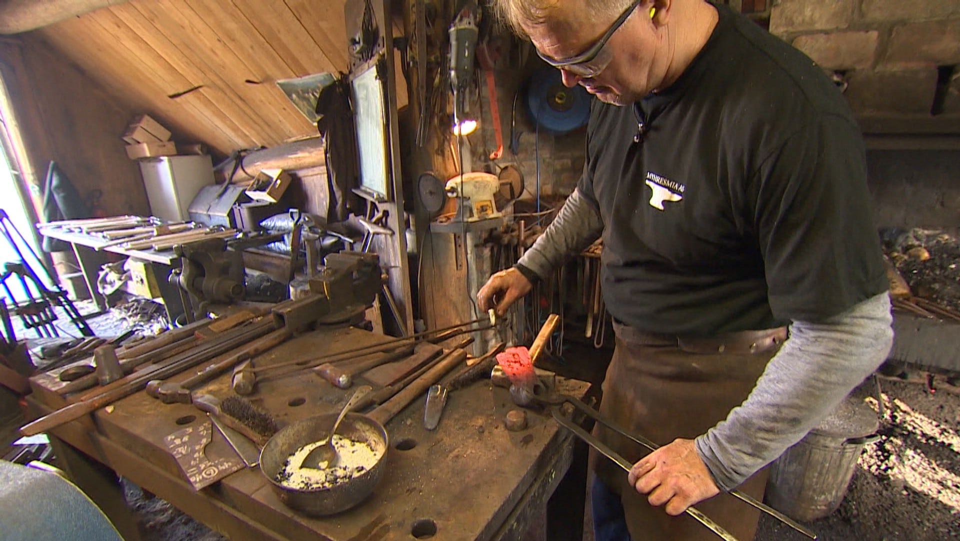 Smed – NRK
