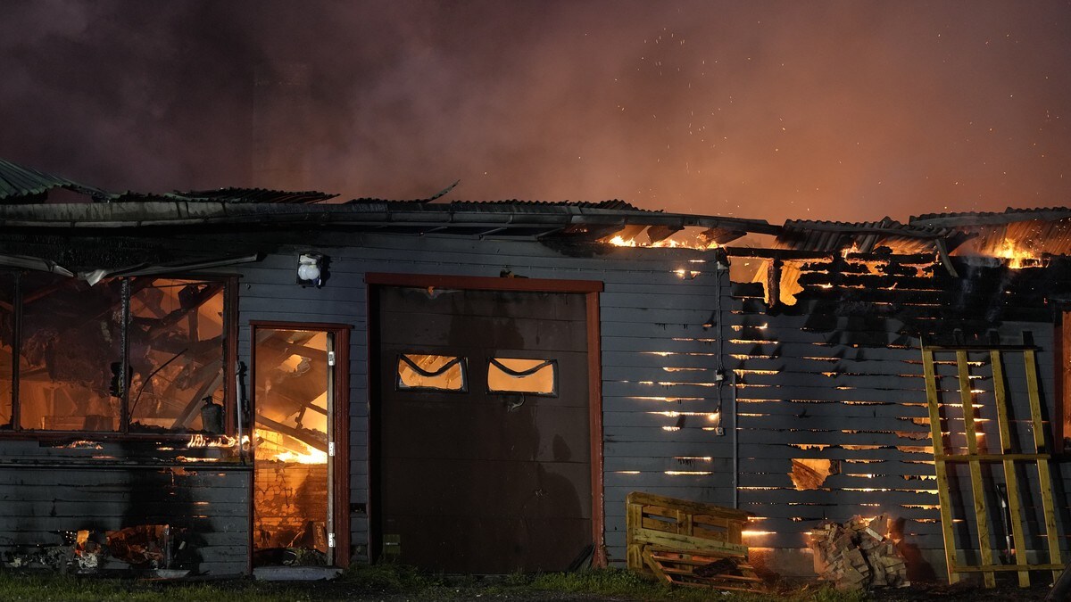 Trevarefabrikk totalskadd i brann