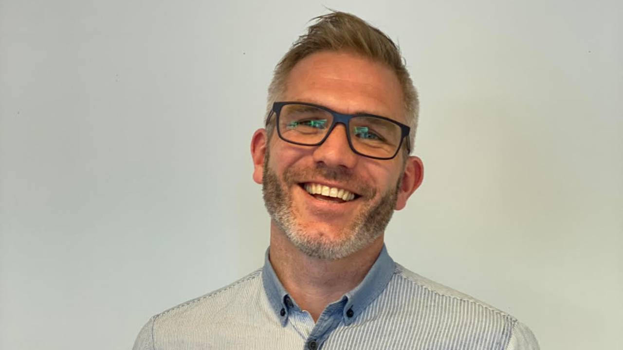 Helse og- treningsterapeut Thomas Orø har erfaring fra treningsterapi for rusmiddelavhengige i behandling, og er utdannet fra Norges Idrettshøgskole.