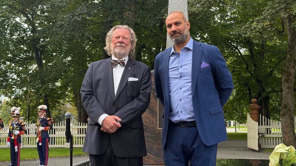 Odd Reitan og Marco Elsafadi FOTO: Jøte Toftaker/NRK