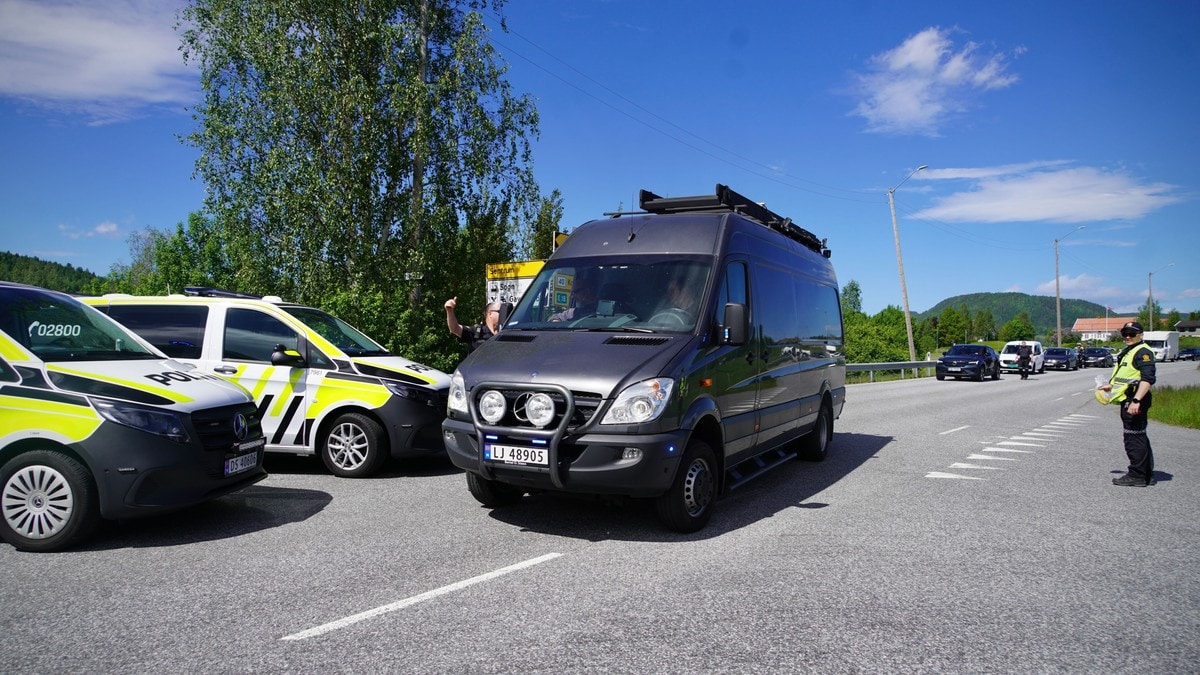Væpnet politiaksjon i Svarstad: Fant rifle og ammunisjon i bilen