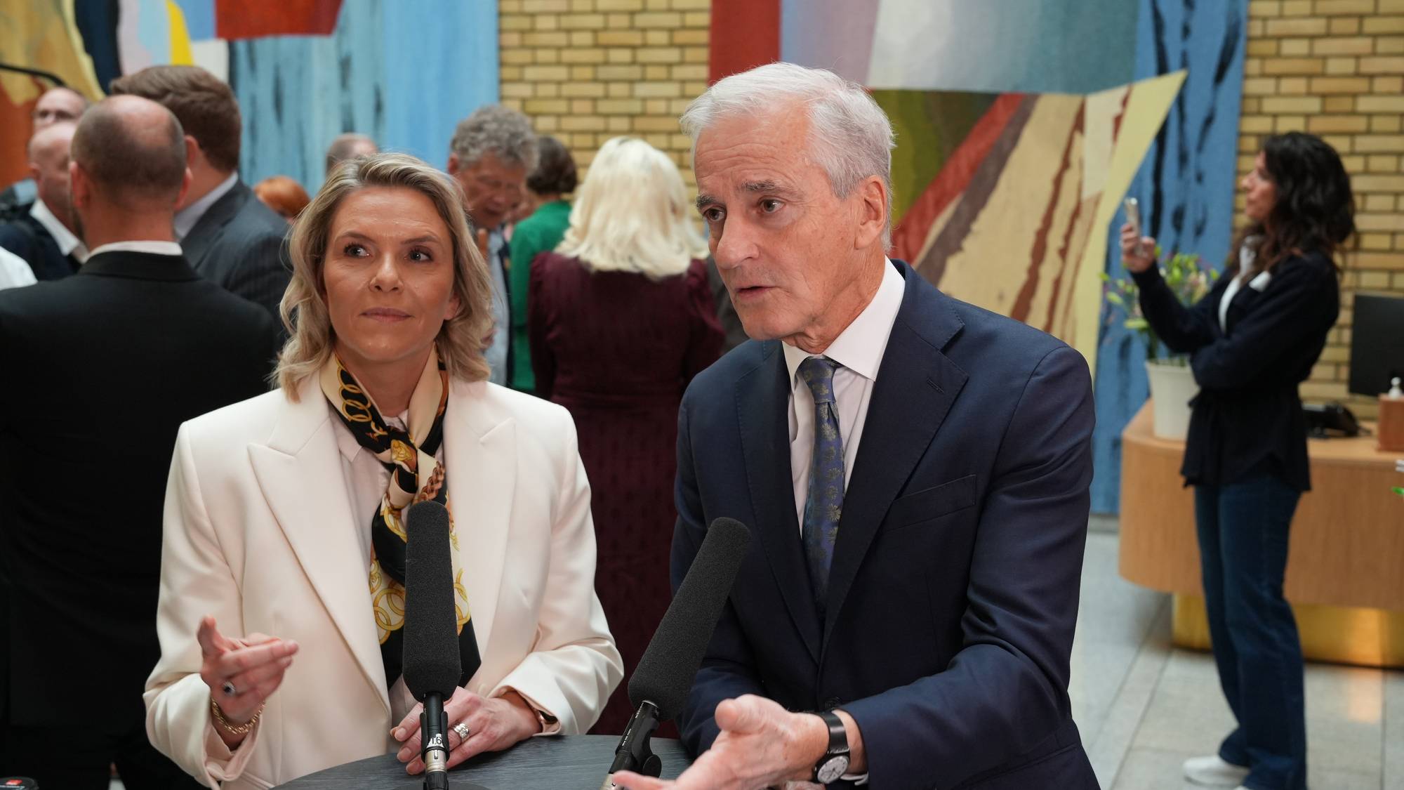 Statsbudsjett Listhaug og Støre i Vandrehallen