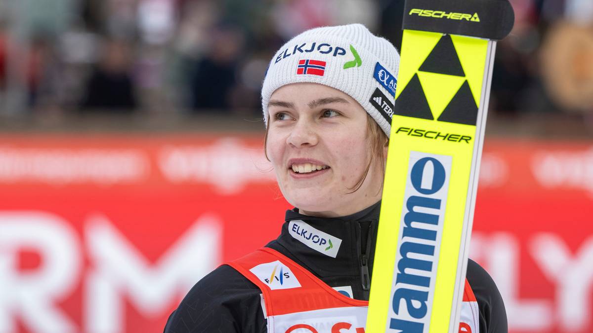 Anna Odine Strøm på pallen i verdenscuprennet i Kina