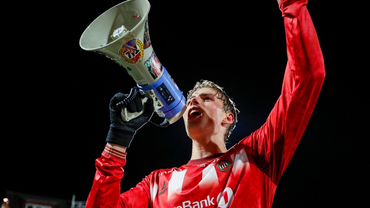 20-åringen scora hat-trick i serieopninga på heimebane: – Det betyr alt