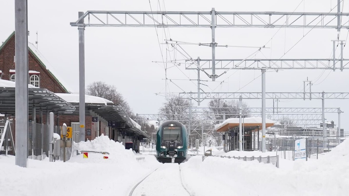 Utvider farevarsel om snø – Vegvesenet og Bane Nor advarer om trøbbel i trafikken