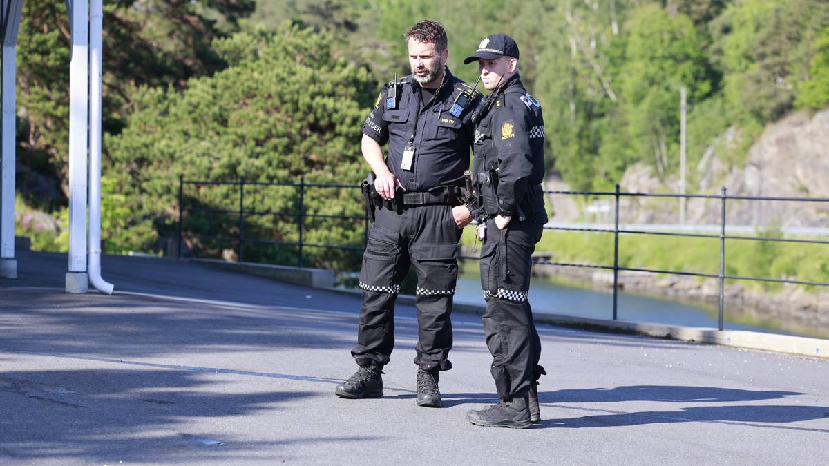 Bennbar væske kastet mot bolig i Arendal