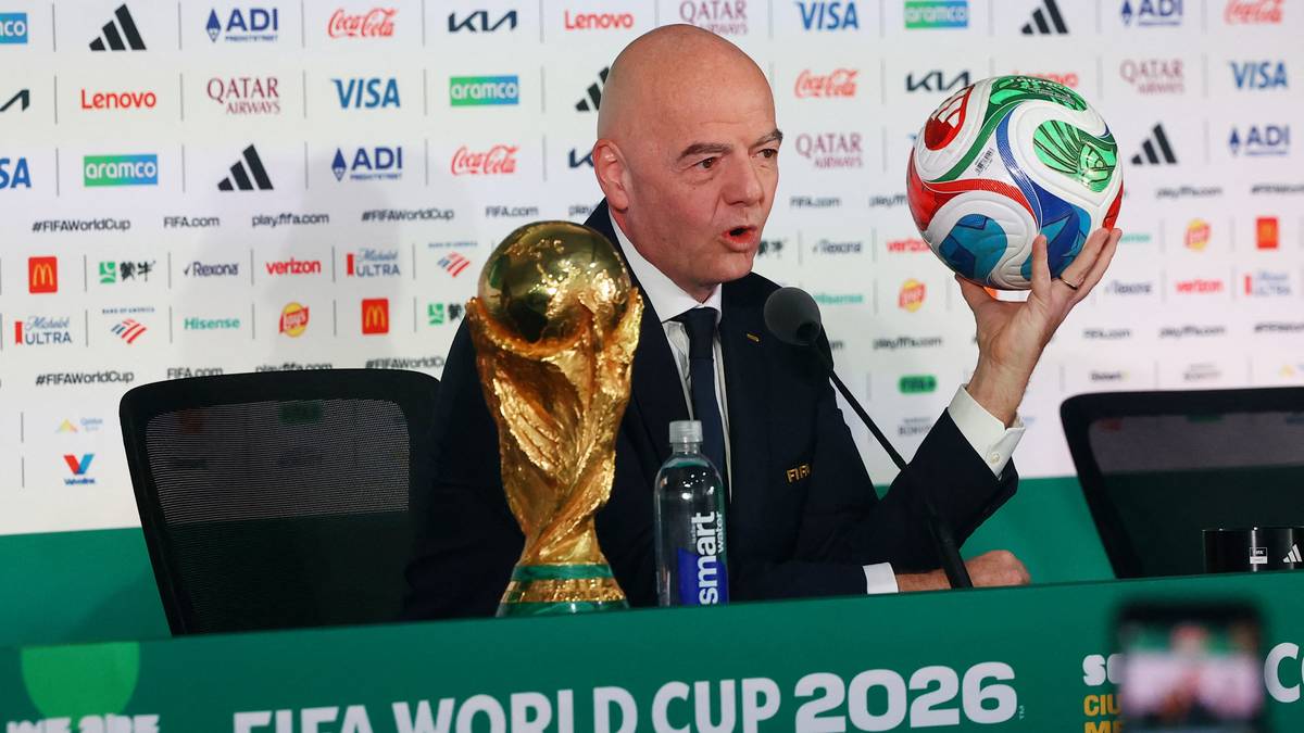Infantino møtte pressa for første gong på tre år: – Er du flau?