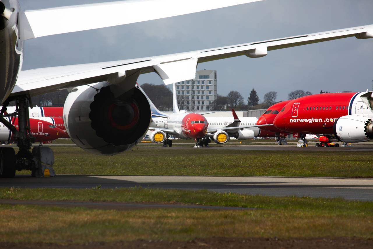 Parkerte Norwegian-fly på Stavanger lufthavn Sola