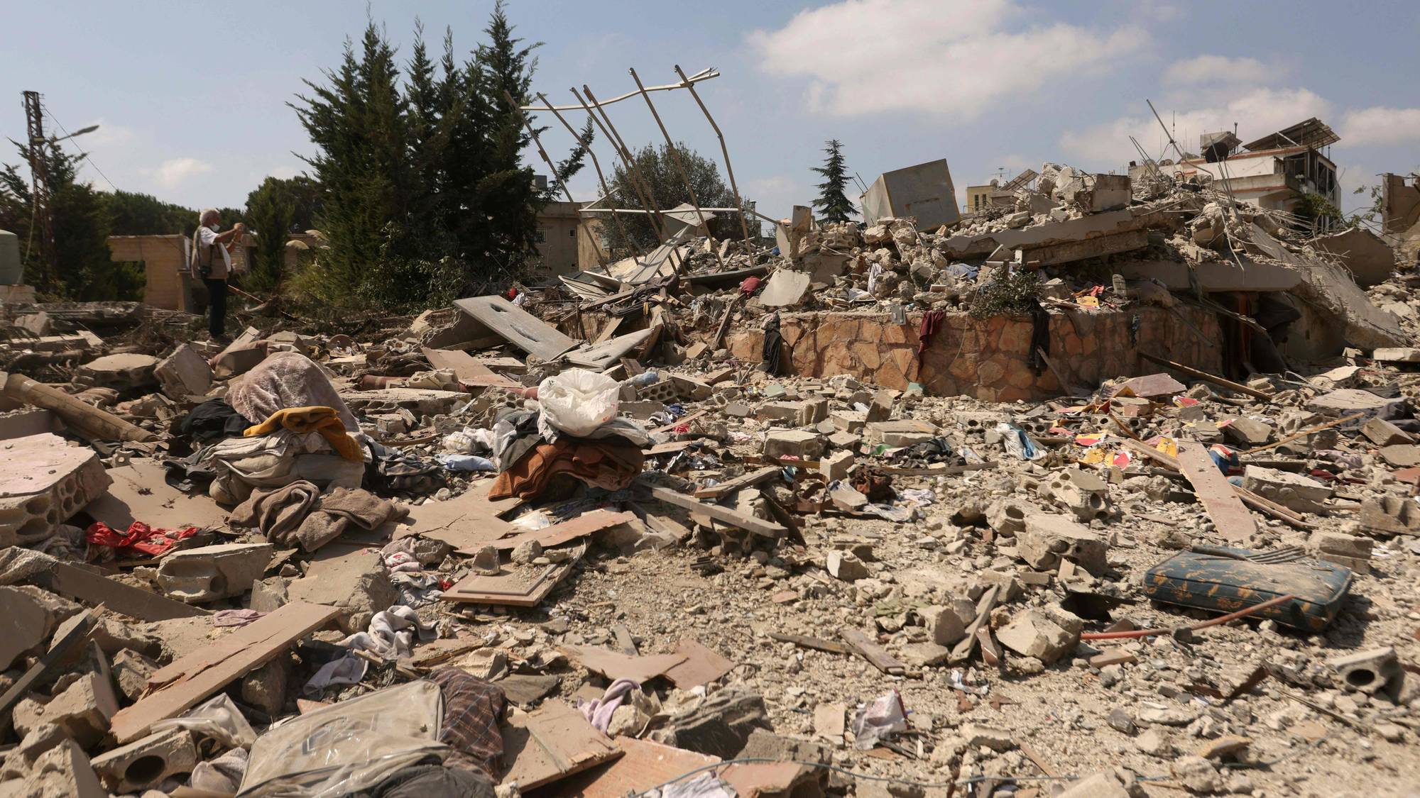 Ødelagte hus i landsbyen Deir Zahrani etter israelske angrep