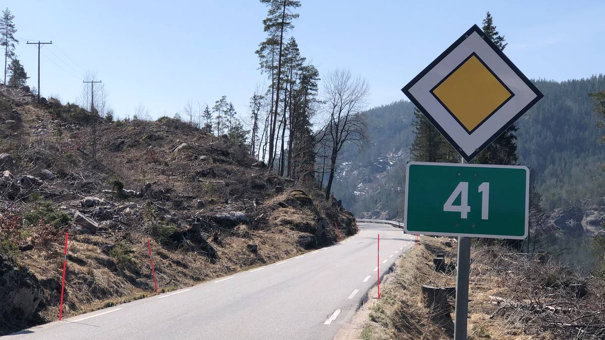 Skal feire midtstripe på riksveien
