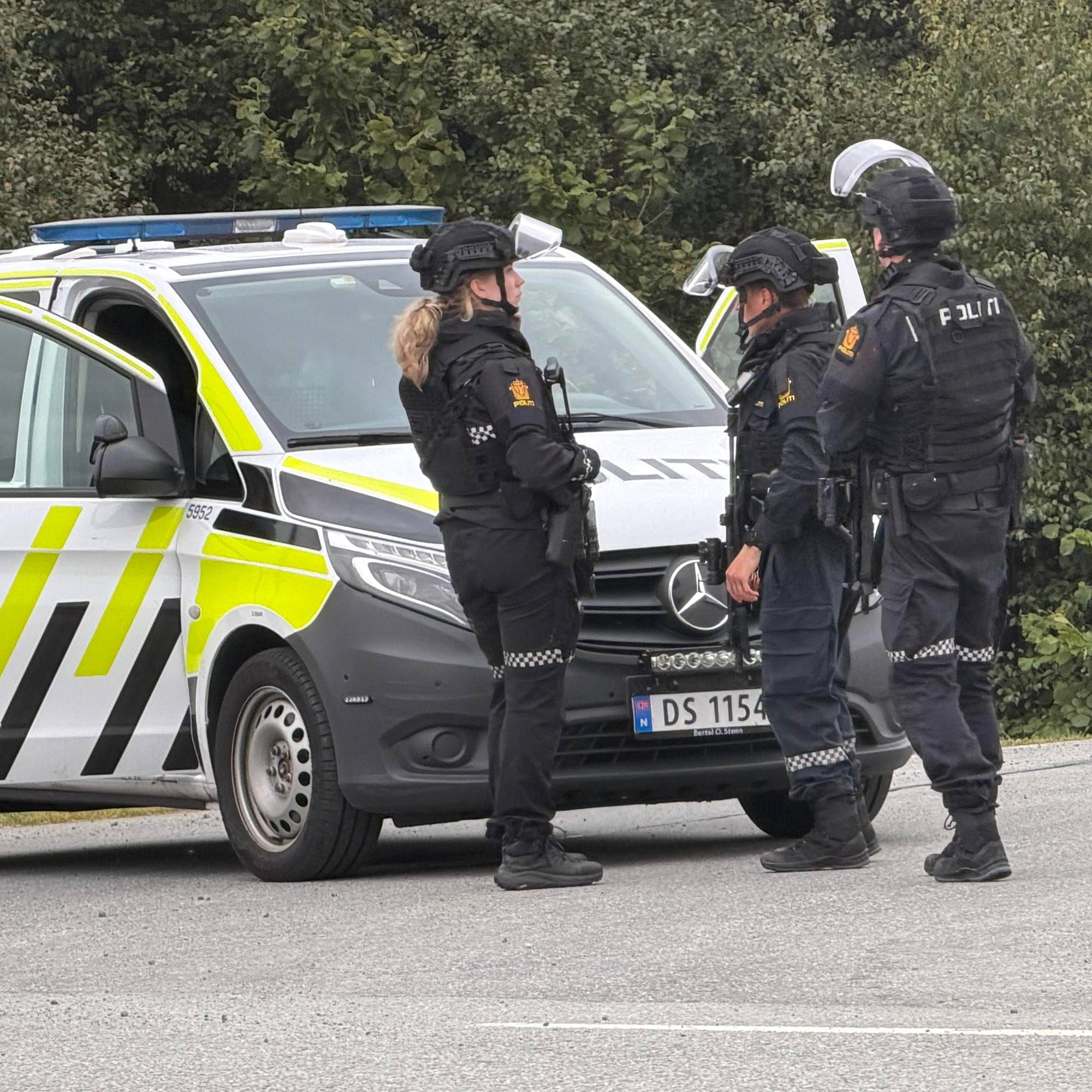 Bevæpnet politi - voldshendelse på Time. 