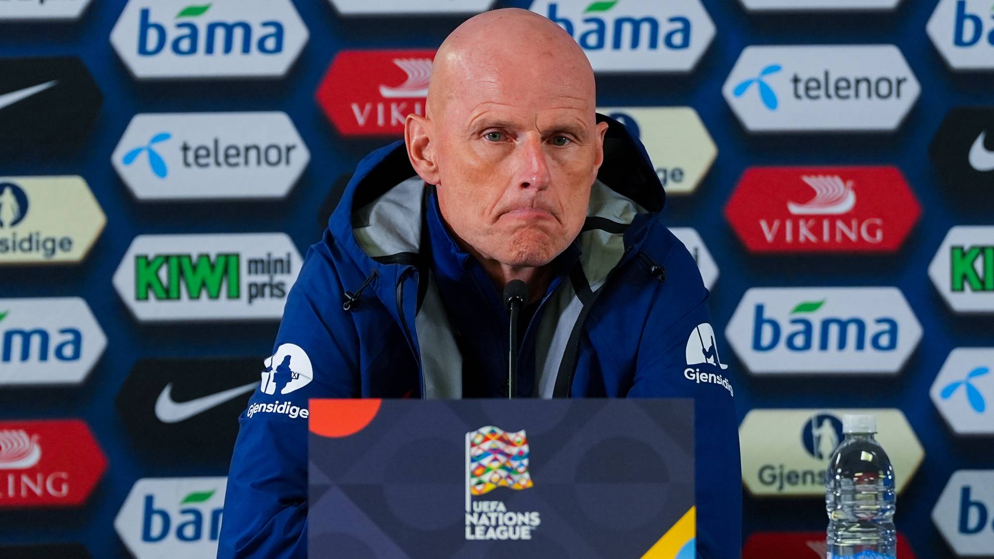 Ståle Solbakken på pressekonferanse