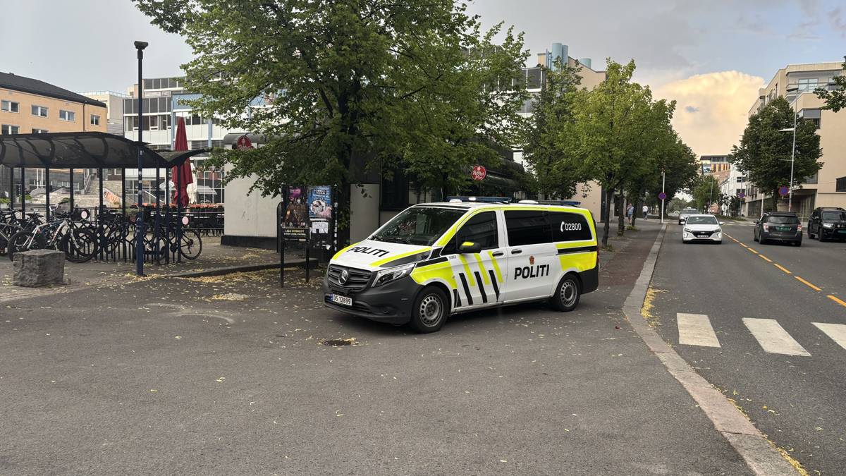 Flere slåsskamper før fotballkamp: Politiet bruker tåregass