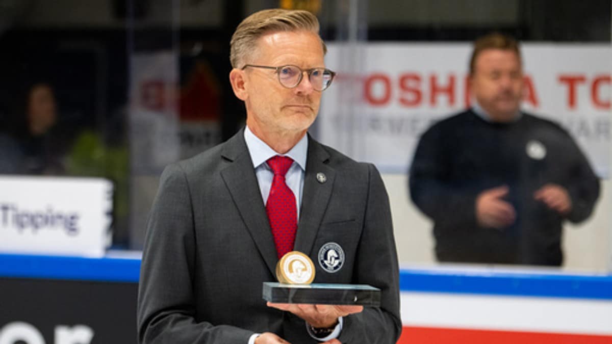 Historisk vedtak i norsk ishockey – taklinger tillates også på kvinnesiden
