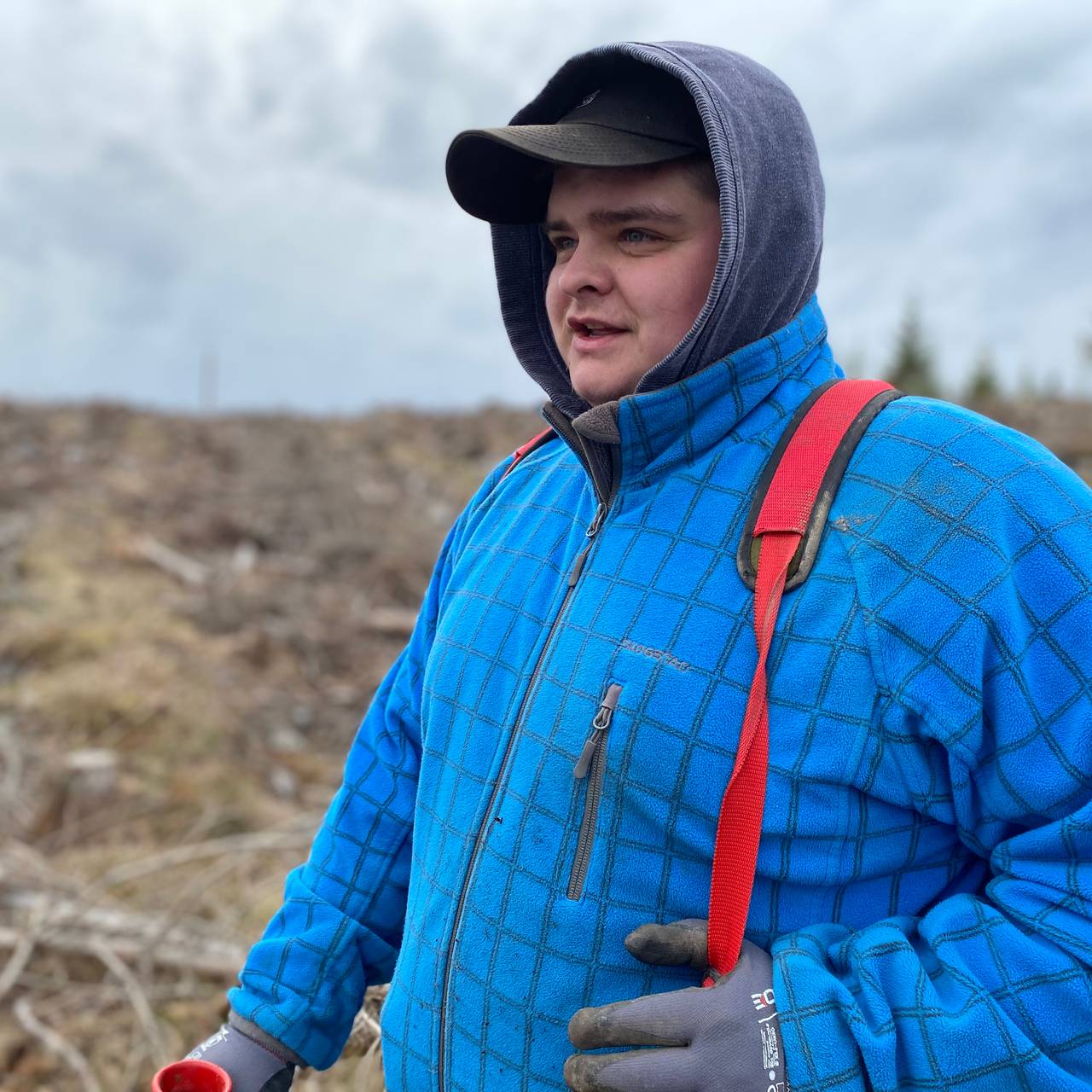 Olexandr Zubitskiy planter skog i Ringsaker.