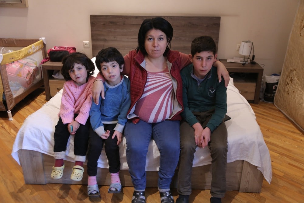 Nagorno-Karabakh: Flyktninger fra begge sider drømmer om å komme tilbake