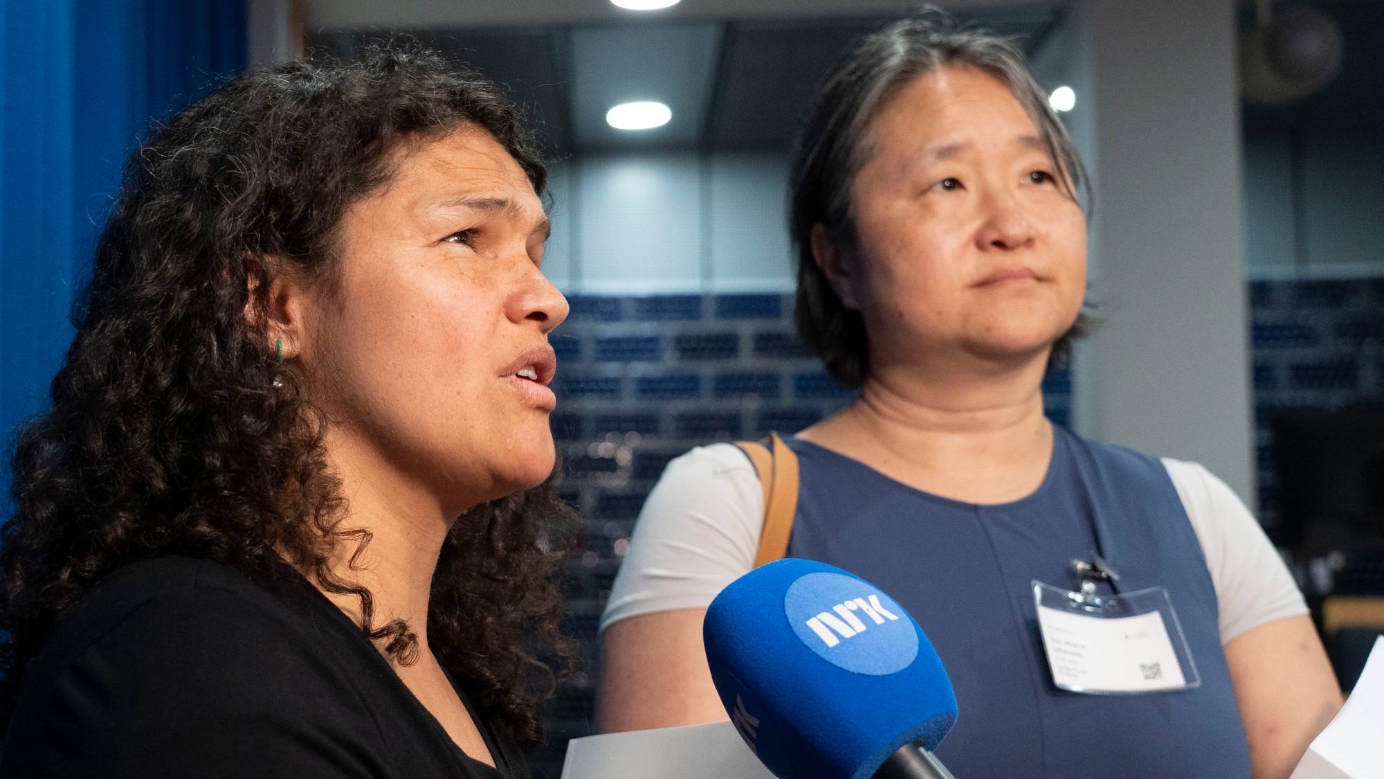Diana Fynbo og Sun Maria Lehmann snakker med NRK etter at granskingsutvalget for utenlandsadopsjoner har levert sin rapport mandag. 