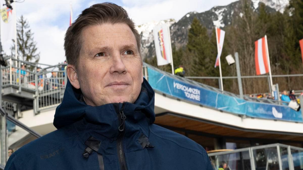 Viaplay-kommentator Wikestad sykmeldes – må opereres i magen