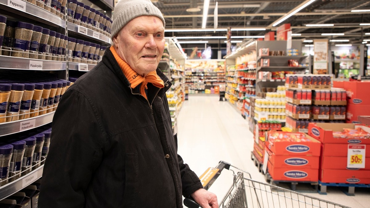 Rekordomsetning for matbutikkene ved svenskegrensa: – Håpløst å gå i butikken i Norge