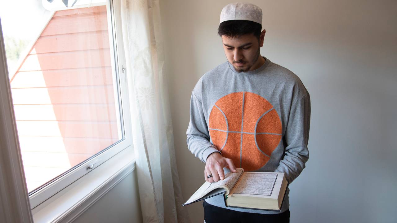 Muneeb Qureshi leser koranen