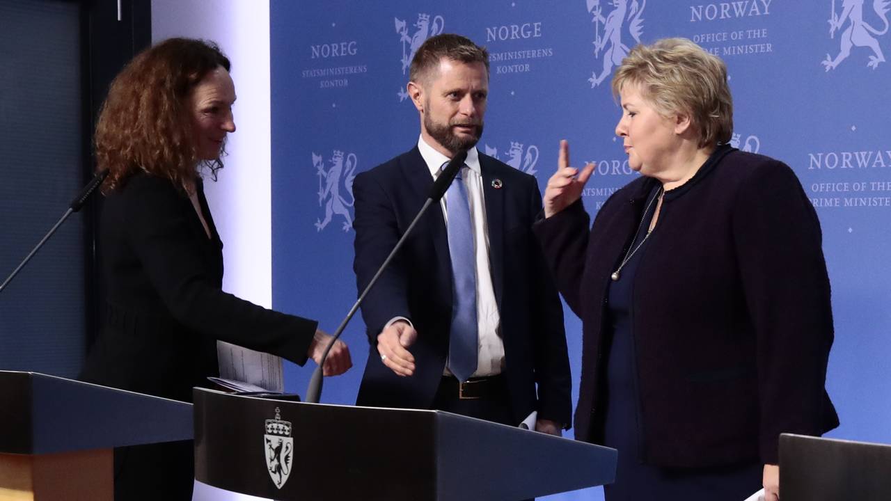 Camilla Stoltenberg, Bent Høie og Erna Solberg 12. mars 2020.