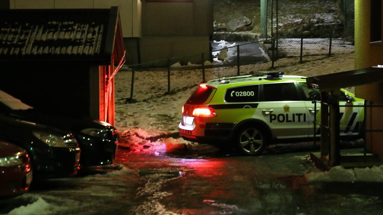 Politiet gjer undersøkingar på Landås etter drap