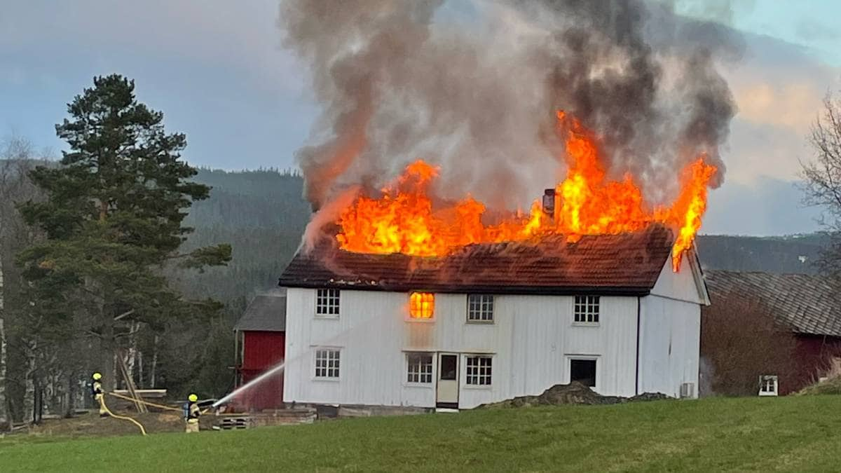 Two people arrested after a farm fire in Meråker in Trøndelag – NRK Trøndelag