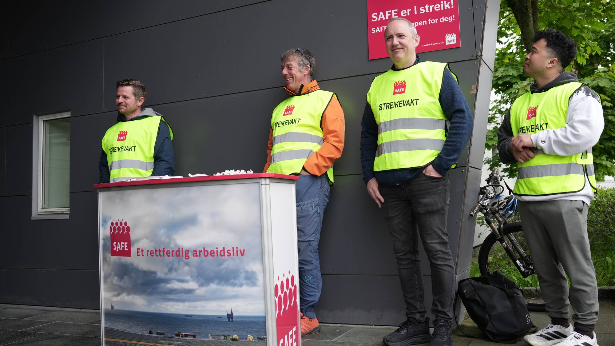 Streikemarkering brønnservice Heliporten på Sola