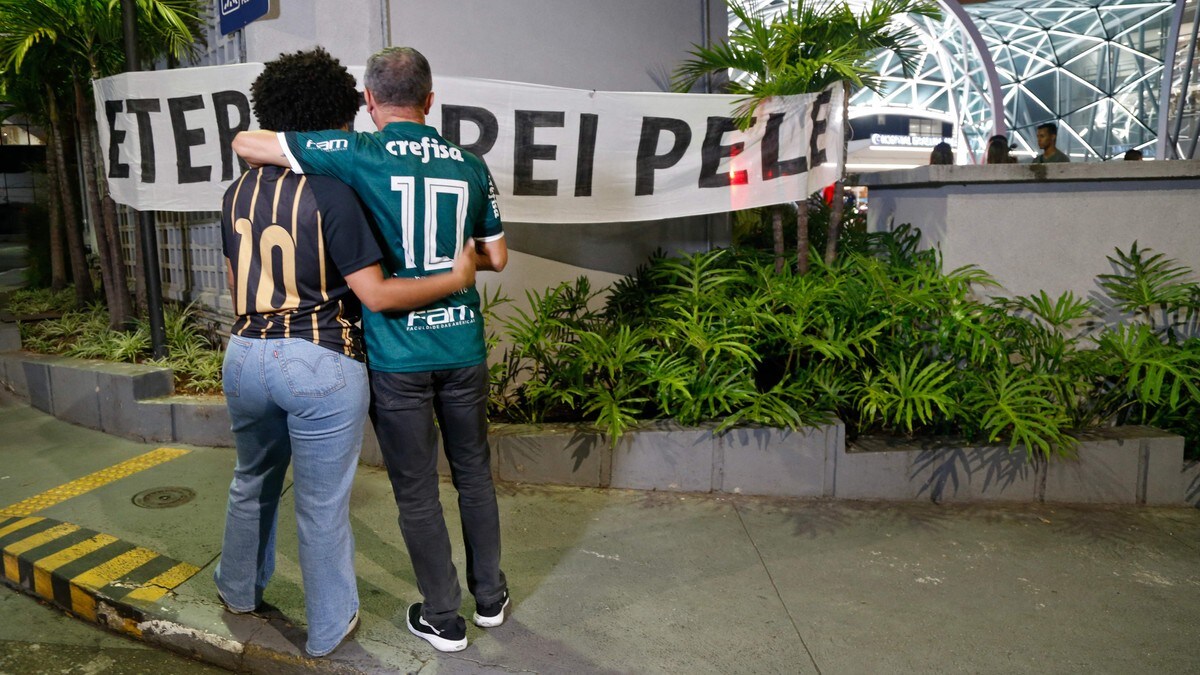 Slik sørger brasilianerne over Pelé: – Jeg tror hele verden føler tapet av ham